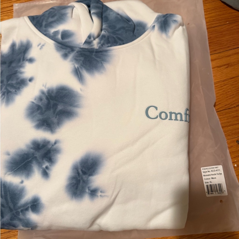 Comfortable Blue Tie-Dye Hoodie